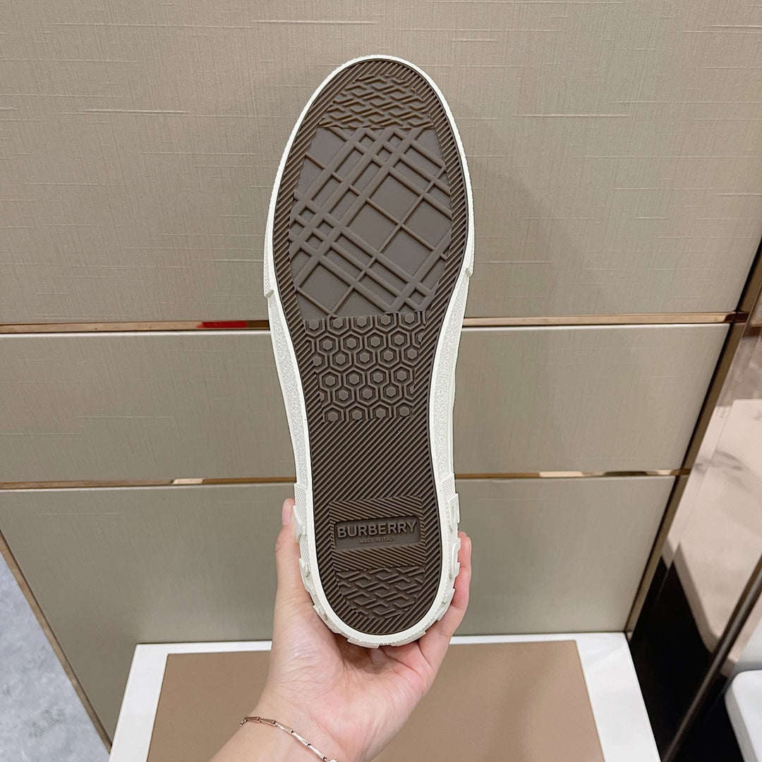 Burberry Sneakers