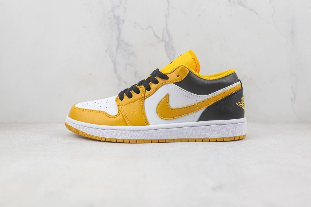 Air Jordan 1 Low Taxi