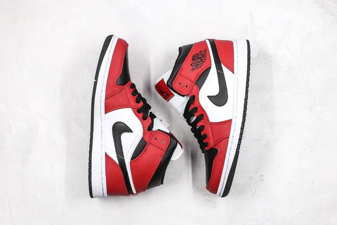 Air Jordan 1 Mid “Chicago Toe”