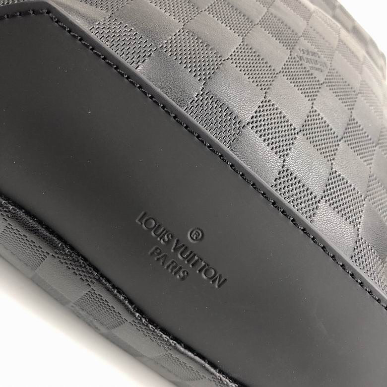 Louis Vuitton Avenue Slingbag