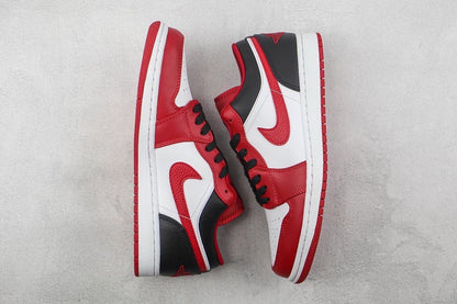 Air Jordan 1 Low Bulls