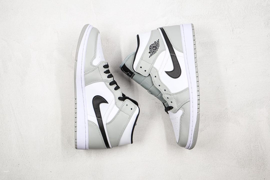 Air Jordan 1 Mid Light Smoke Grey