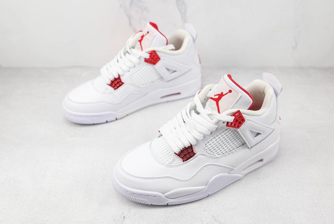 Air Jordan 4 Retro Metallic Red Luxxe