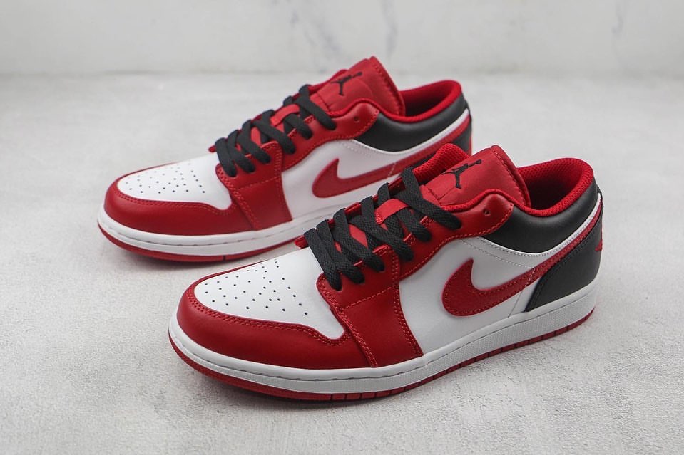 Jordan 1 low discount bulls