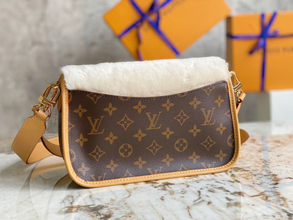 Louis Vuitton MONOGRAM Classic Diane