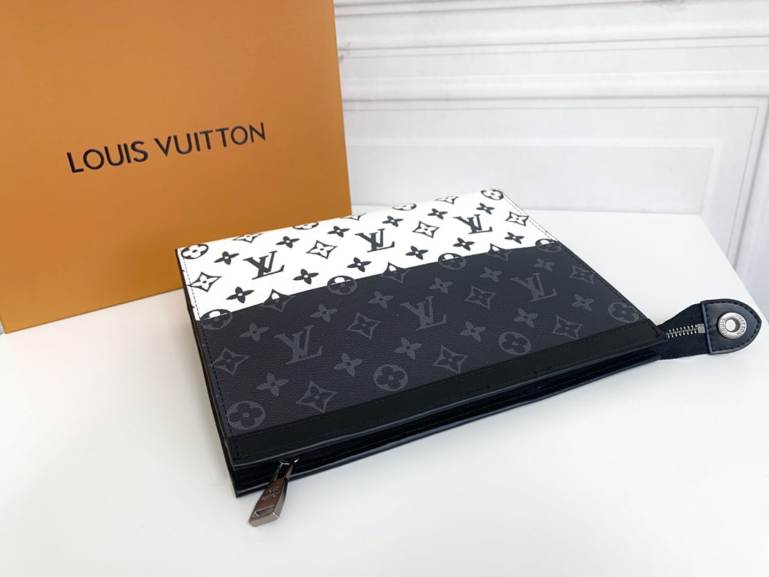 Louis Vuitton Clutch