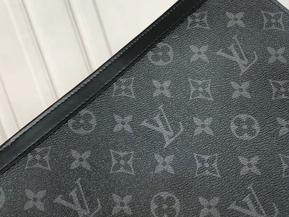 Louis Vuitton Clutch