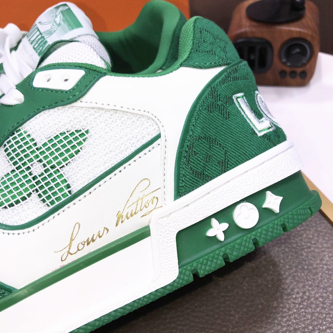 LV Trainer reinvents itself with exclusive crystals - HIGHXTAR.