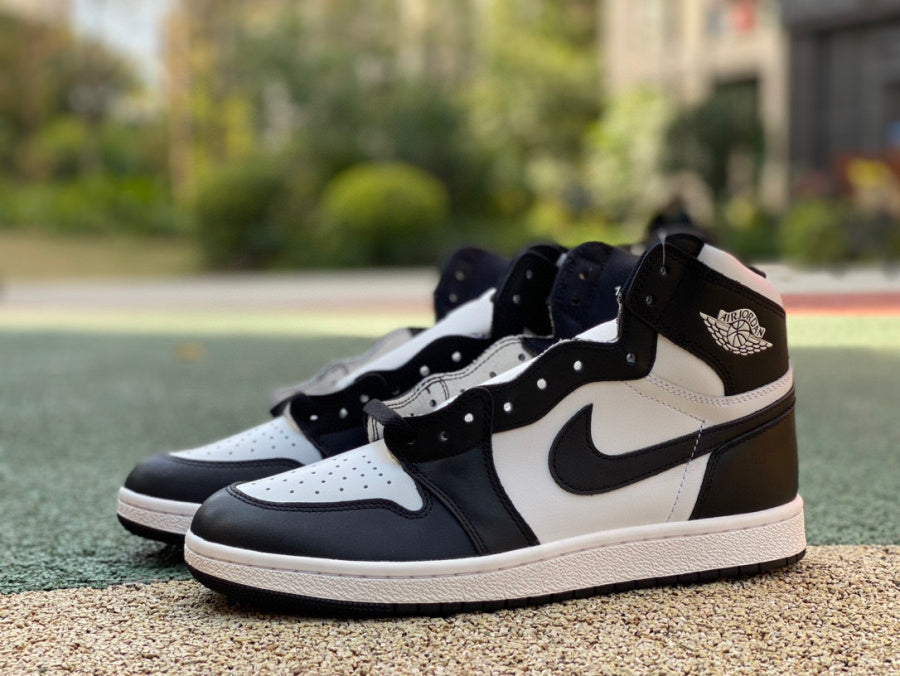 Air Jordan 1 Black & White