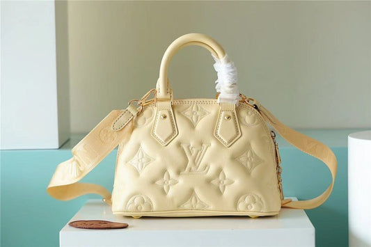 Louis Vuitton Alma BB (Banana)