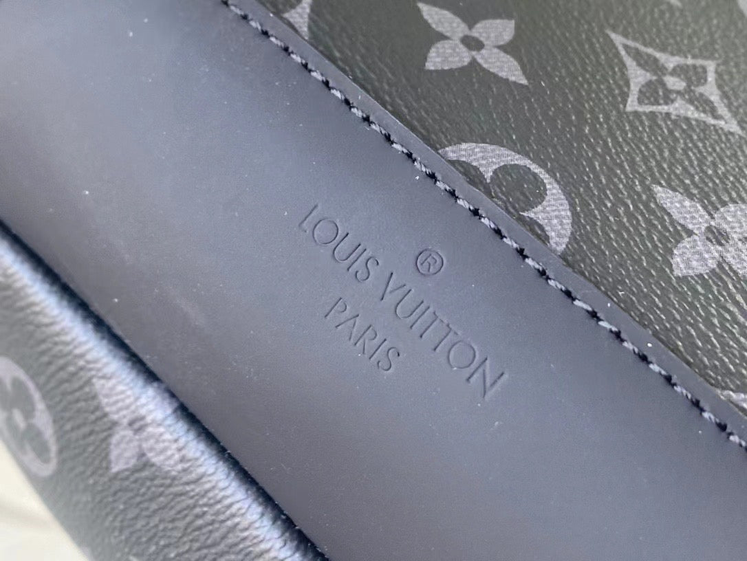 Louis Vuitton Avenue Slingbag – Luxxe