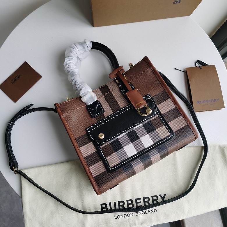 BURBERRY Leather-trimmed checked faux leather cosmetics case