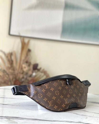 Louis Vuitton Monogram Eclipse Discovery Bum Bag