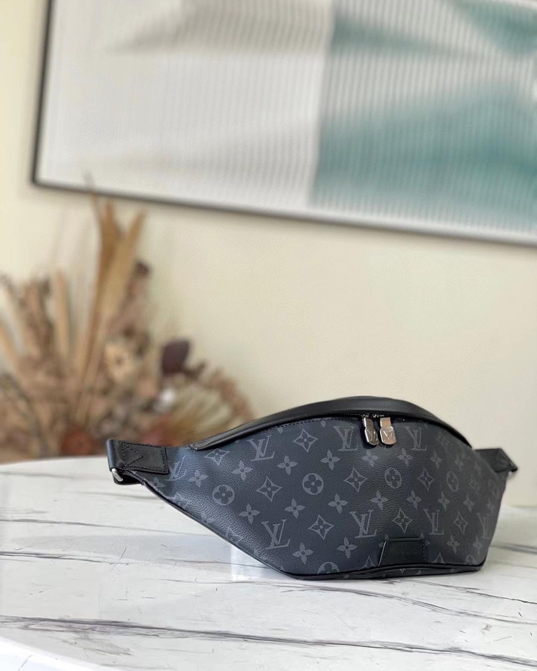 Discovery bumbag louis vuitton sale