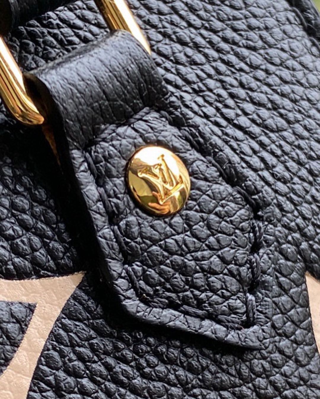 Louis Vuitton Petit Sac Plat (Black) – Luxxe