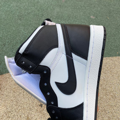 Air Jordan 1 Black & White