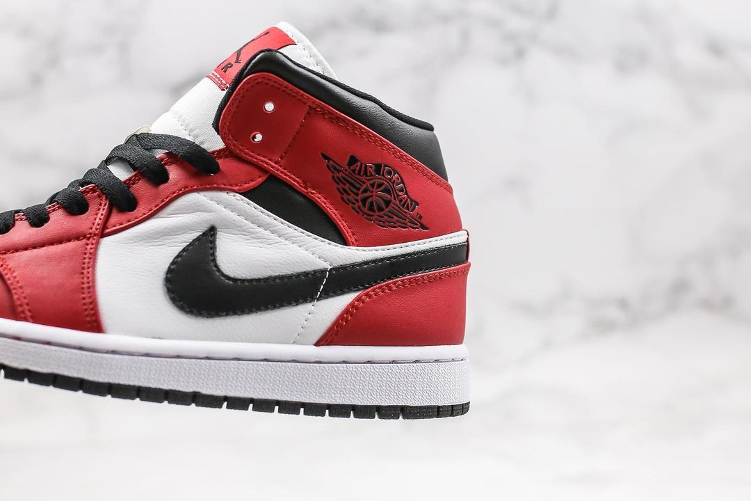 Air Jordan 1 Mid Chicago Toe Luxxe