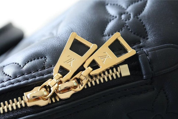 Louis Vuitton Alma BB (Black)