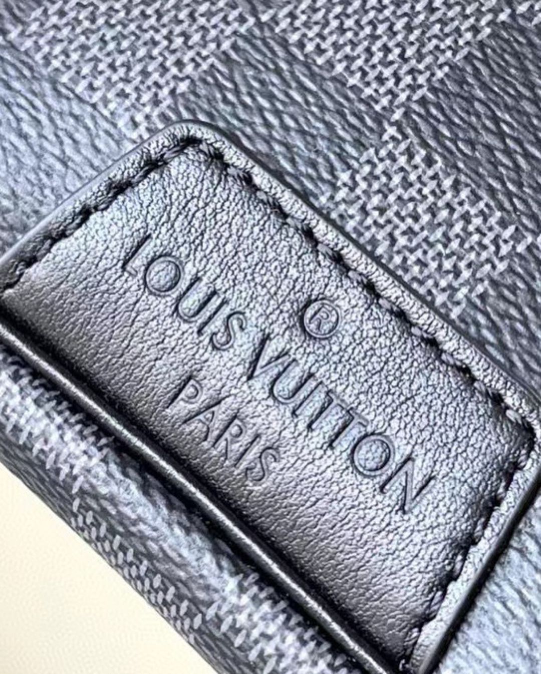 Louis Vuitton Discovery Bumbag (Blue)