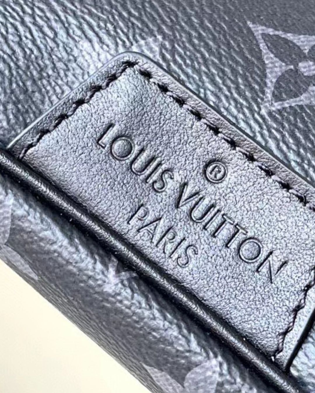Louis Vuitton LV Discovery bumbag black new Leather ref.788034 - Joli Closet
