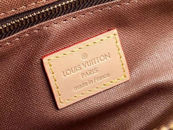 Dopp kit cloth travel bag Louis Vuitton Brown in Cloth - 35981756
